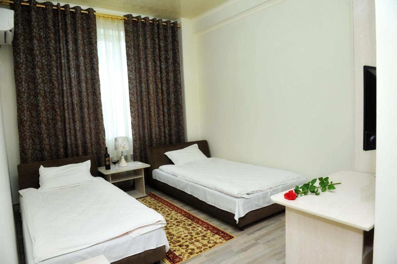 בישקק Rich Hotel מראה חיצוני תמונה