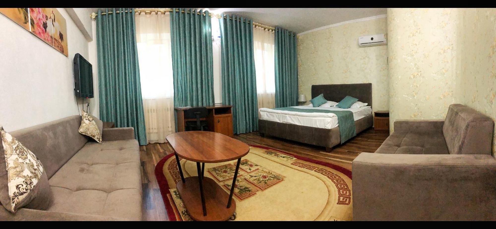 בישקק Rich Hotel מראה חיצוני תמונה